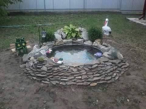 bassin de jardin avec pneu