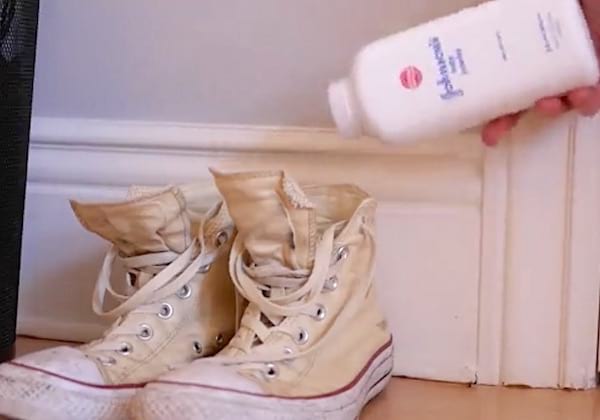 talc odeur chaussures
