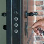 Conseils pour bien choisir une porte d’entrée sécurisée